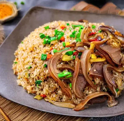 至尊炒饭牛肉牛肚猪耳朵