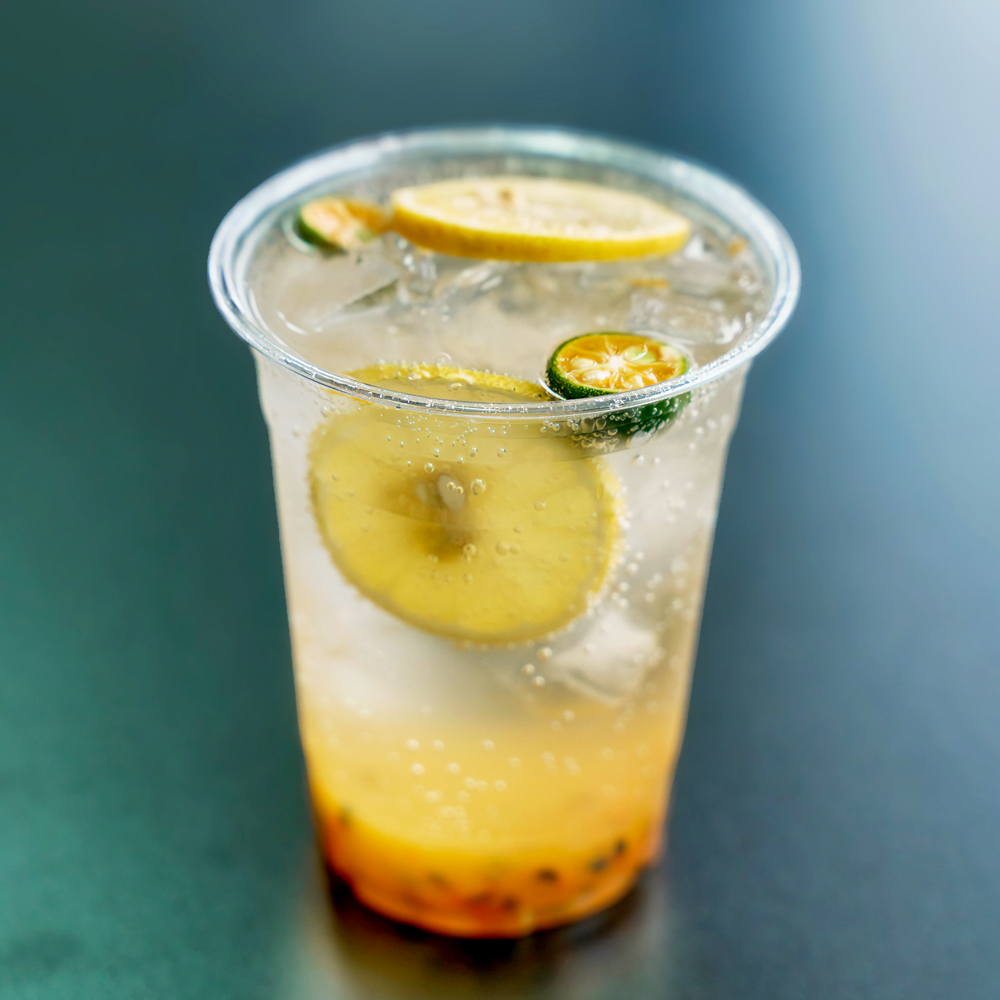 百香柠檬气泡水